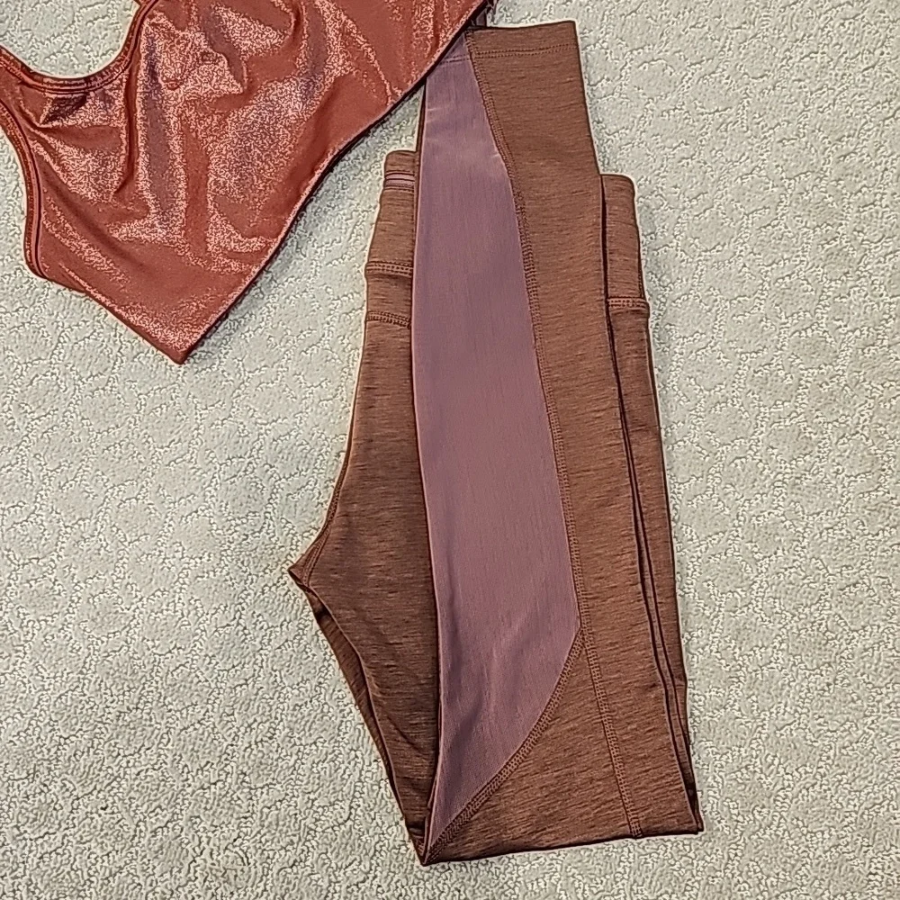 Nike Womens Shimmer Copper Sports Bra & Leggings Set
